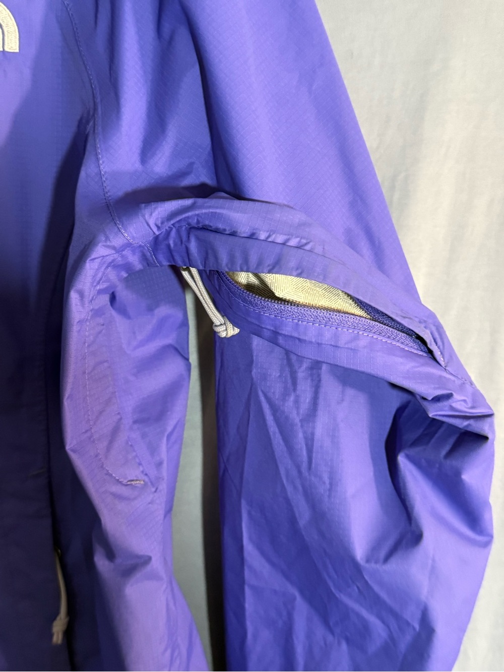 The North Face Purple Hooded Shell Hyvent underarm vent Jacket - Picture 5 of 8